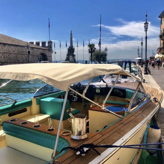 Tour in barca e degustazione vini-élite experiences -Garda E-motion